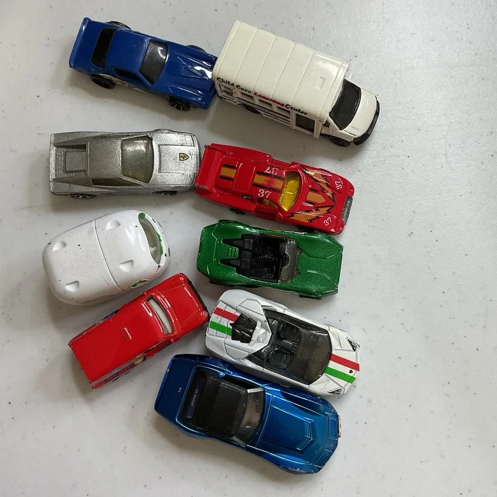 Hot Wheels Matchbox Tomica Diecast Cars Lot of 9 Ferrari Chevy Disney Bus 1/64